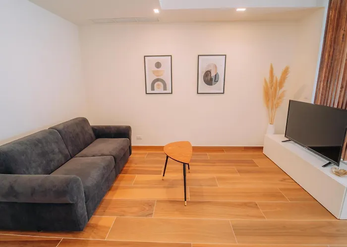 Donna Concetta Seaside